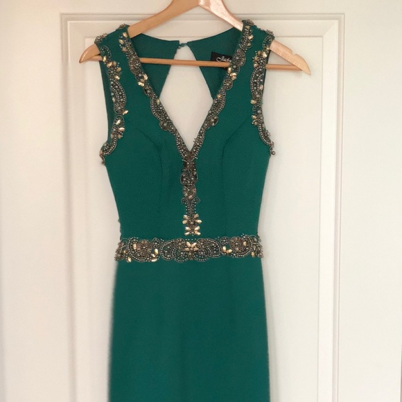 Long dress/ used 1 time for a fashion show. - Picture 1 of 4